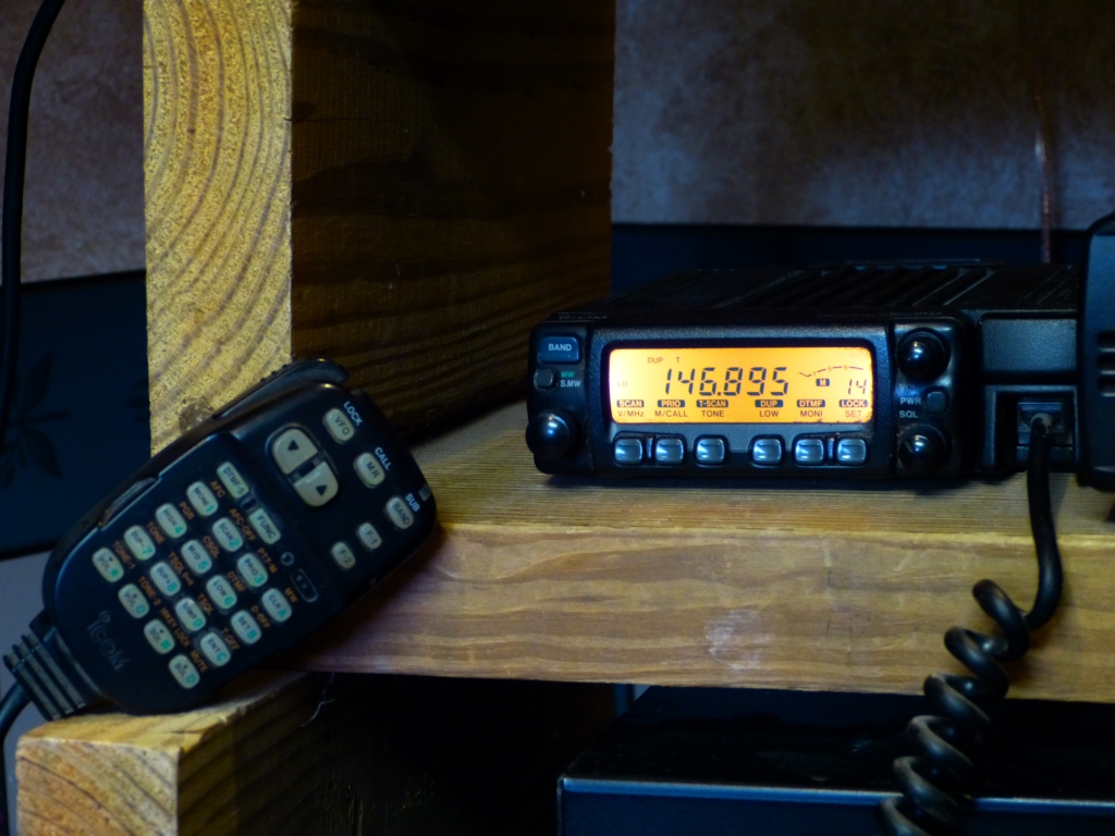 Icom IC-207H – Kingsruhl Production